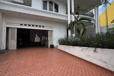 Jual Rumah Besar dengan Pool di Cilandak Barat Jakarta Selatan