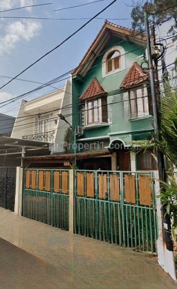 Rumah  Dijual Lokasi Strategis di Pondok Pinang, Jakarta Selatan