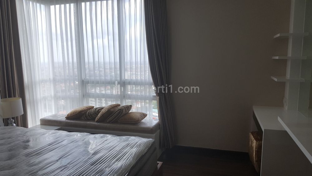 Jual Apartemen Trillium 3+1 BR Full Furnished Siap Huni Pusat Kota Surabaya Bersebrangan dengan Plaza Surabaya