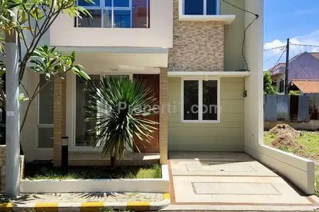 Jual Rumah Kosong di Komplek De Green Park Kota Depok