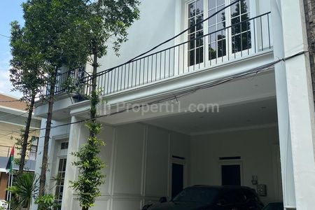 Dijual Rumah Mewah Hook Gaya Eropa Furnished di Arcamanik Kota Bandung