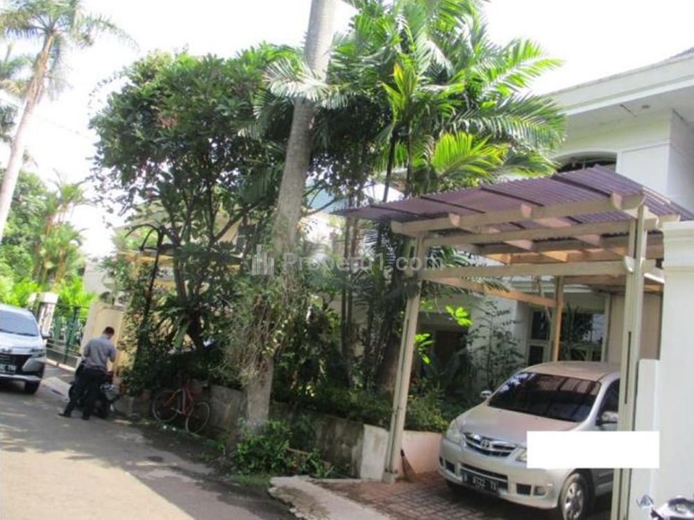 Jual Rumah 2 Lantai di Komplek Villa Bambu Jakarta Selatan