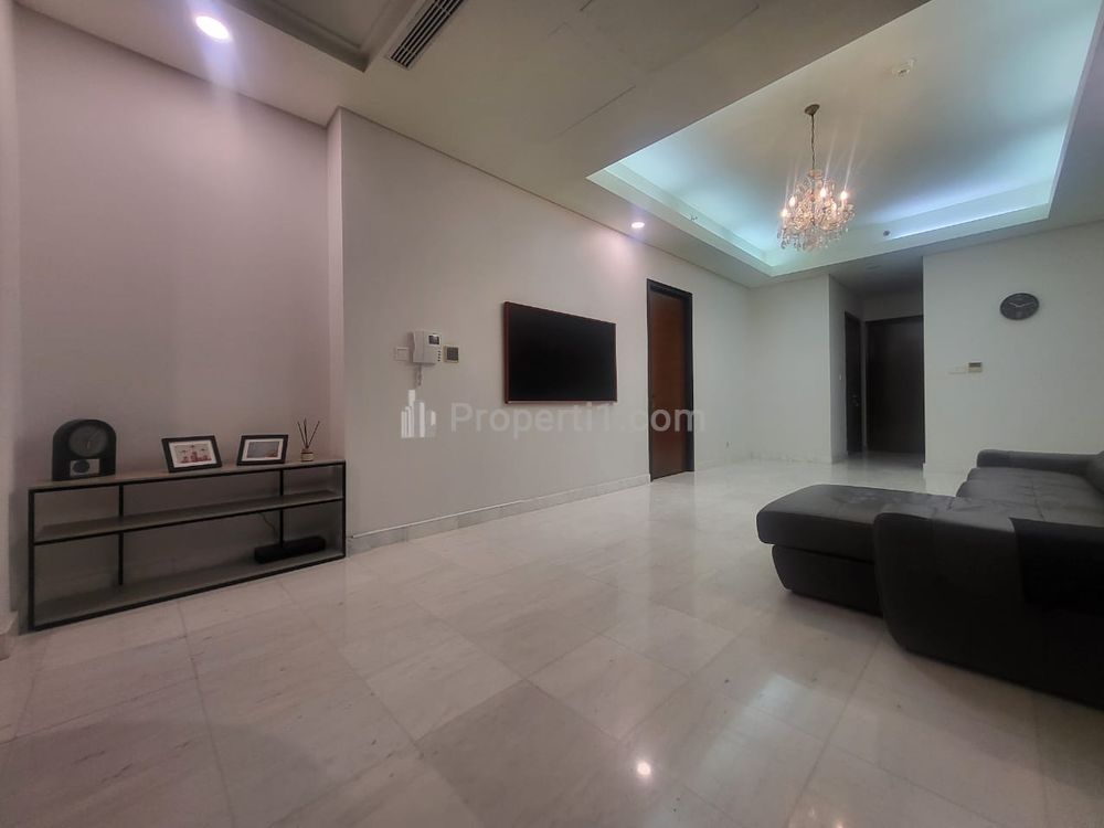 Sewa  Apartemen The Peak Sudirman – 3 BR 159m2 Spacious Fully Furnished at Best Price