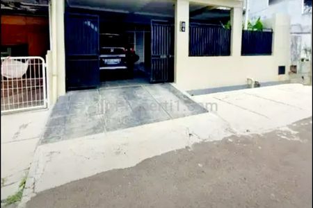 Jual Rumah di Komplek BSD Jalan Kalimantan Tangerang Selatan