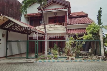 Dijual Rumah Raya Klampis Semolowaru Surabaya Timur 2 Lantai Lokasi Strategis Di Pinggir Jalan Murah Furnish