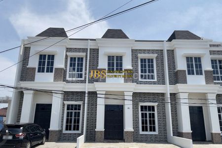 Jual Rumah 2 Tingkat di Komplek Royal Palace Jalan Budi Luhur No. 62 - Medan