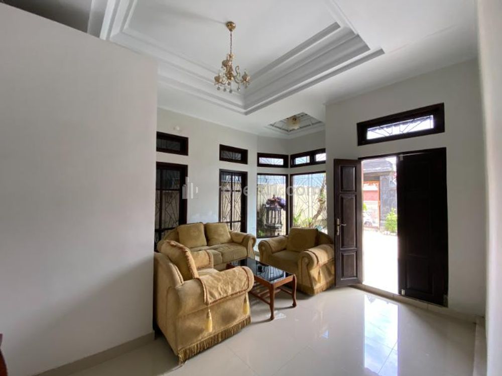 Disewakan Rumah 2 Lantai Semi Furnish Siap Huni di Renon Denpasar Selatan Bali