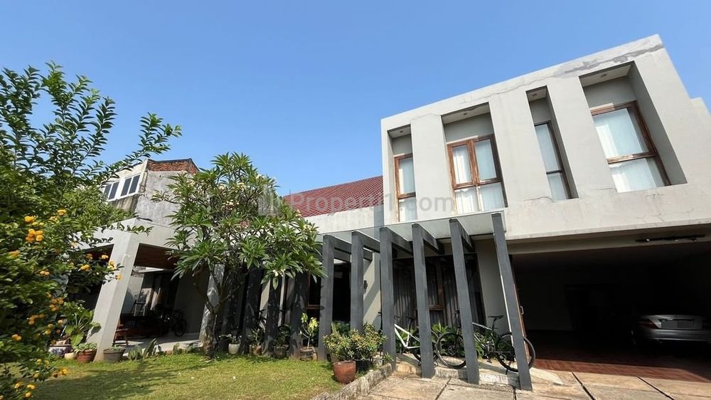 Jual Rumah Mewah SHM di Komplek Deplu Kebayoran Lama Jakarta Selatan