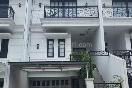 Jual Rumah Sangat Bagus di Jalan Kesehatan Jakarta Selatan