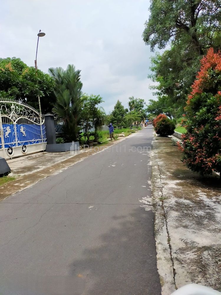 Dijual Tanah Datar Super Strategis 285 Juta di Karanganyar Kota