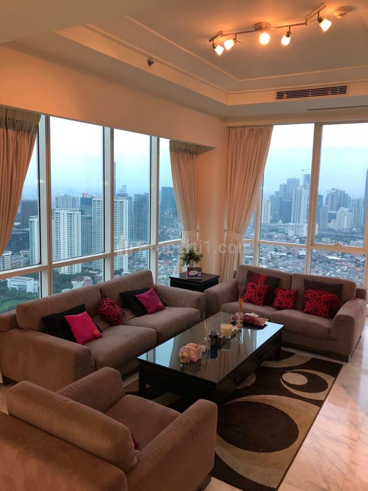 For Rent Apartment Penthouse The Peak Sudirman 4+1 BR Furnish