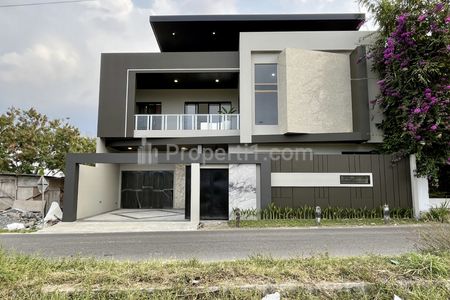 Jual Rumah Mewah Baru Nuansa Villa Premium Kolam Renang di Jalan Kaliurang Km 13 Yogyakarta