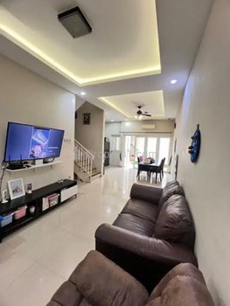 Dijual Cepat Town House Konsep Klasik Siap Huni di Pasar Minggu Harga Termurah