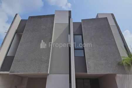 Dijual Rumah 2 Lantai dan Rooftop di Condet Jakarta Timur