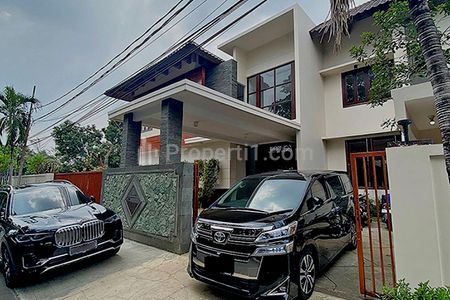 Sewa Rumah Mewah di Kebayoran Baru/Senayan Jakarta Selatan STD473