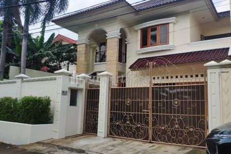 Dijual Rumah Mewah di Cilandak Jakarta Selatan Private Pool Siap Huni