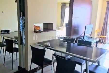 Sewa Apartemen Cosmo Residence Tipe 3+1 Bedroom Full Furnished - Strategic Location in Central Jakarta