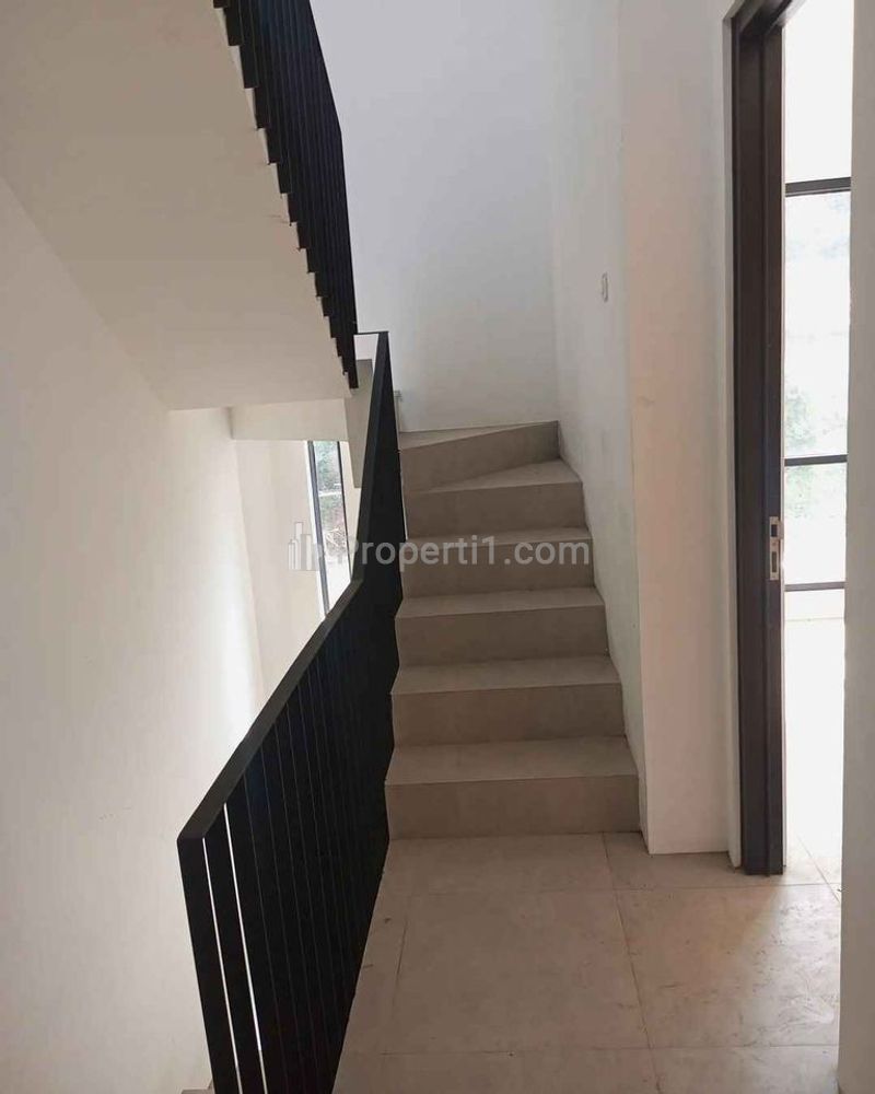 Dijual Rumah Siap Huni 2 Lantai di Krukut Depok Jawa Barat