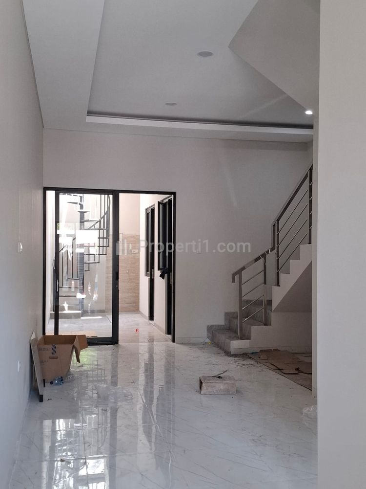 Jual Rumah Baru Gres di Tenggilis Mejoyo Selatan Dekat Kampus Ubaya Tenggilis Surabaya Timur