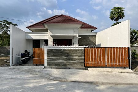 Dijual Rumah Baru Minimalis Tanah Luas Dalam Perumahan di Maguwoharjo Sleman Yogyakarta