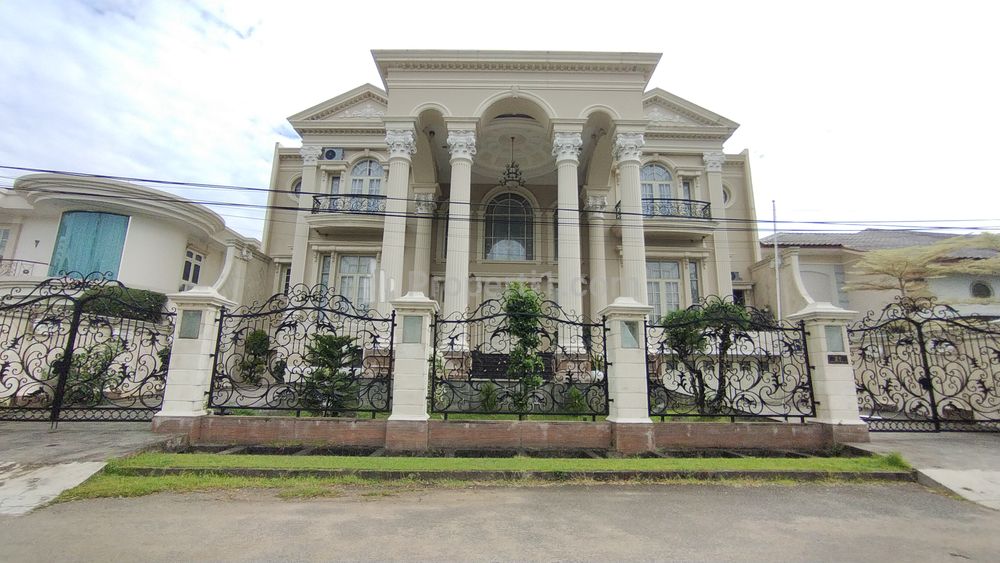 Jual Rumah Mewah Suprapto di Pusat Kota Pontianak, Lokasi Setrategis