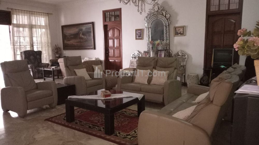 Jual Rumah Mewah 5 Kamar Tidur di Cempaka Putih Jakarta Pusat
