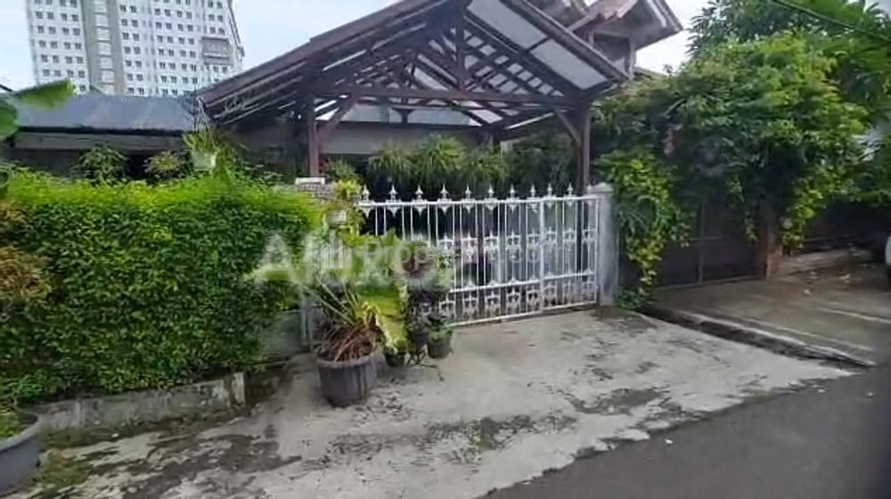 Dijual Rumah di Kompleks PU Pasar Jumat Pondok Pinang Kebayoran Lama Jakarta Selatan