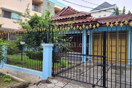 Dijual Rumah Lama Nyaman di Jalan Loka Indah Jakarta Selatan