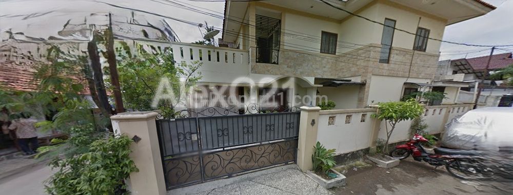 Dijual Rumah Cantik Spesial 3 Mata Angin (2 Hook) di Cipete, Cipete Utara, Kebayoran Baru, Jakarta Selatan