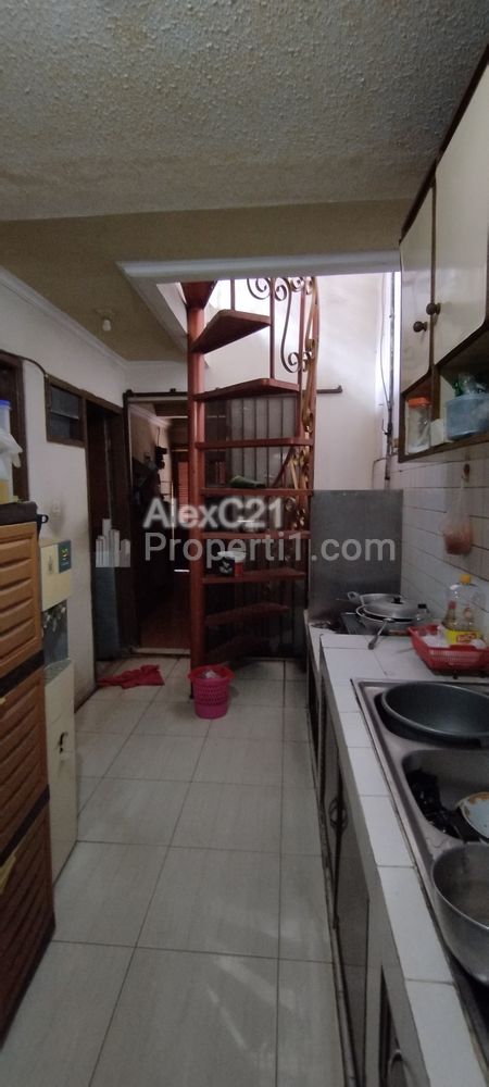 Dijual Rumah Cantik di Bawah Pasaran 2 Lantai di Cempaka Putih Timur, Cempaka Putih, Jakarta Pusat