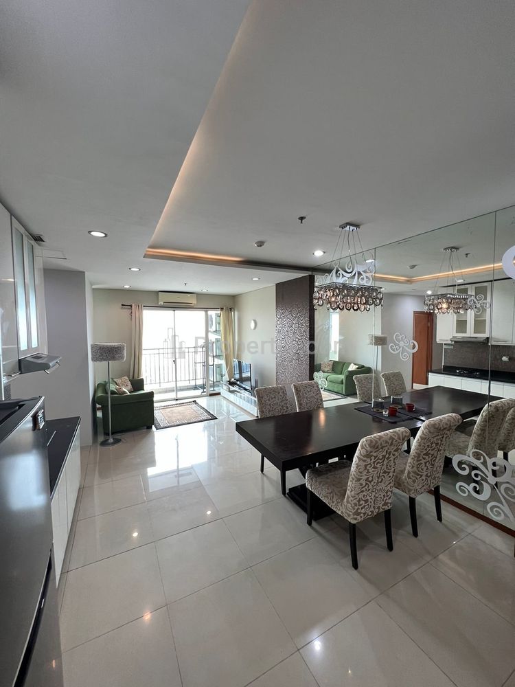 Jual Apartemen Thamrin Residence 3 Kamar Semi Furnished