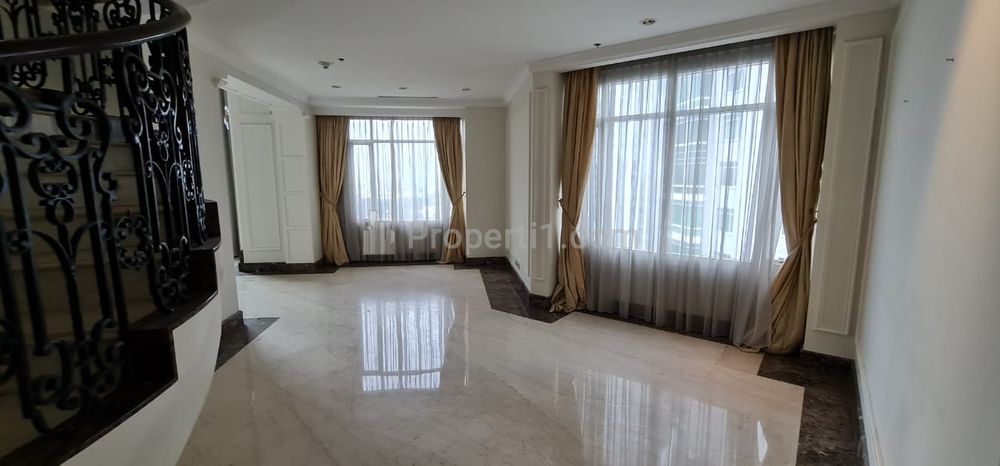 For Sale Apartment Penthouse Fourseason Residence Junior 4BR Semi Furnished