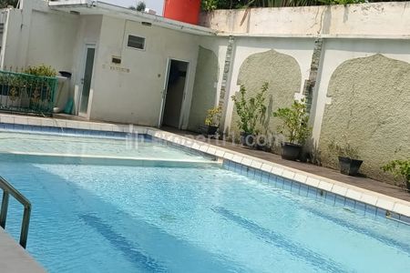 Sewa Rumah 3 Lantai di Cilandak Barat Jakarta Selatan, Ada Kolam Renang - 3 Kamar Tidur Full Furnished