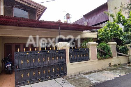 Dijual Rumah Cantik di Bawah Pasaran 2 Lantai di Cempaka Putih Timur, Cempaka Putih, Jakarta Pusat