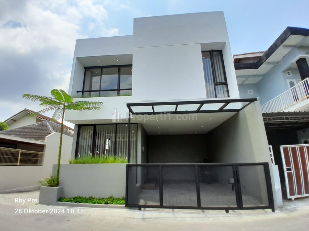 Dijual Rumah Mewah Full Furnished Dekat Kampus UII Sleman
