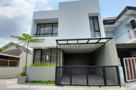 Dijual Rumah Mewah Full Furnished Dekat Kampus UII Sleman