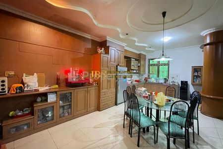 Jual Rumah 2,5 Tingkat di Komplek Villa Makmur Indah Jalan Makmur Medan