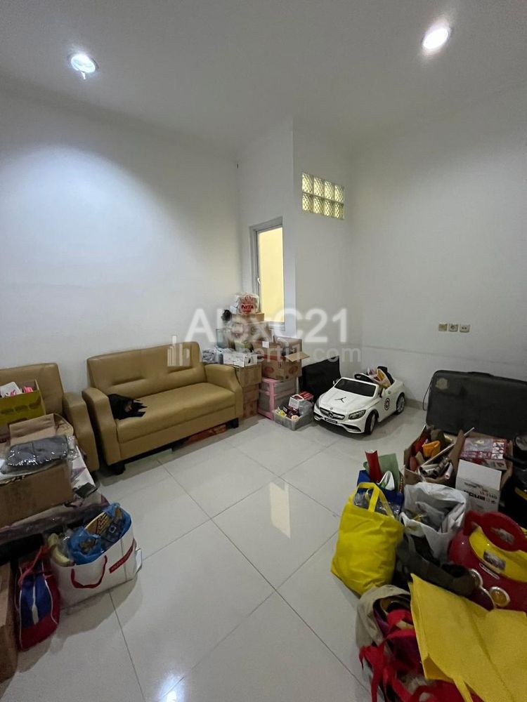 Dijual Rumah Bentuk Ruko di Jelambar, Grogol Petamburan, Jakarta Barat