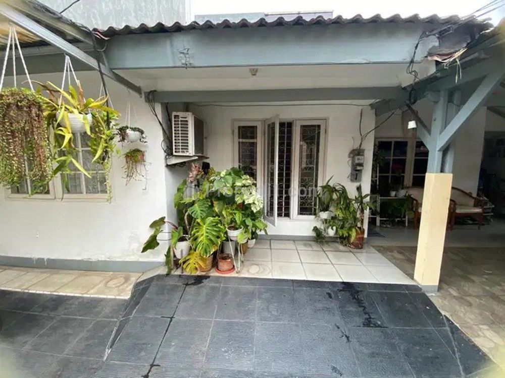 Jual Rumah di Jalan Bellyra Kota Jakarta Utara, Lokasi Strategis