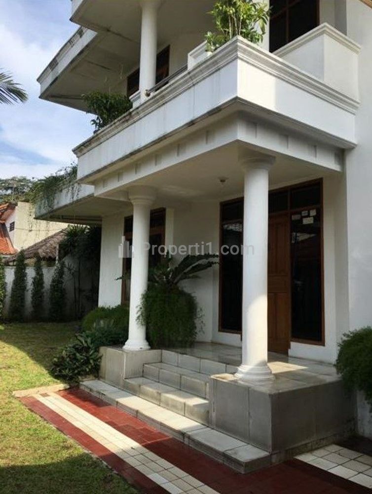 Jual Rumah Mewah di Cijagra Buah Batu Bandung