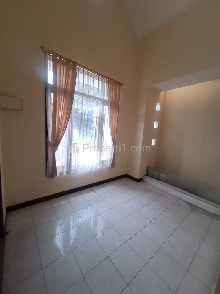 Jual Murah Rumah Taman Puspa Raya Citraland Surabaya dekat Pasar Modern