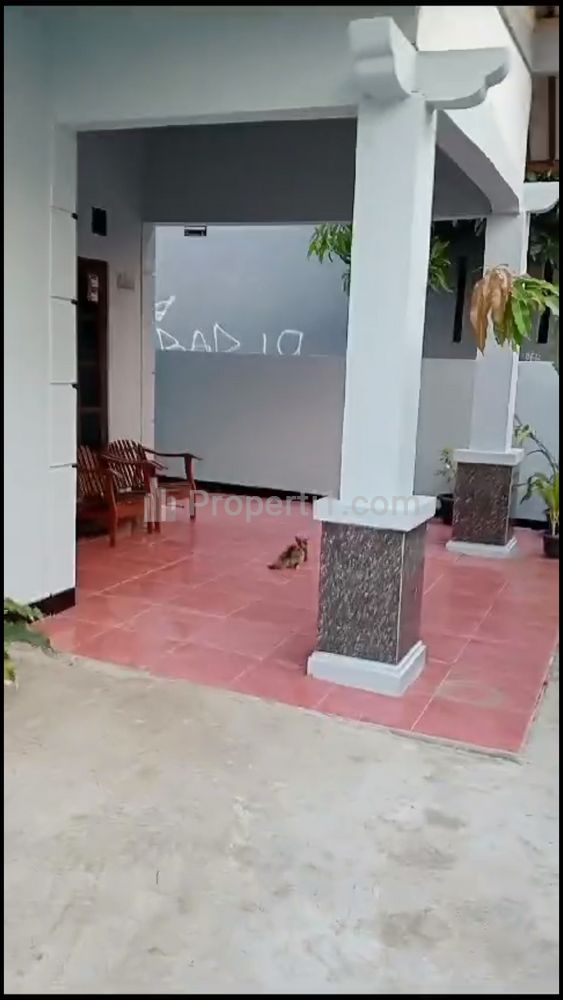 Tampak depan