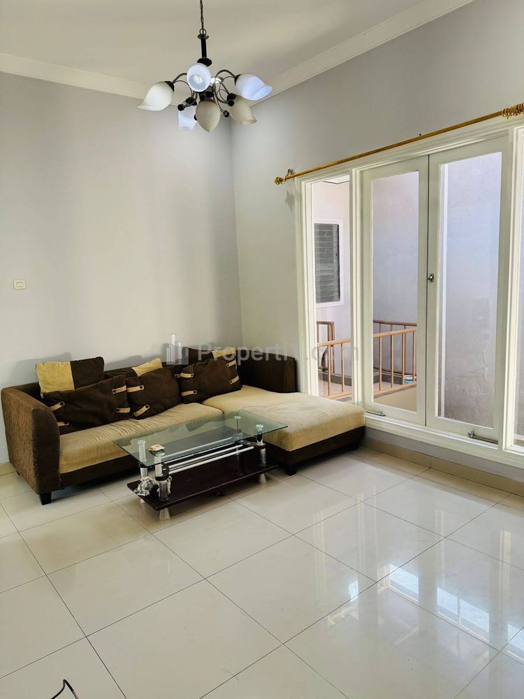 Rumah Disewakan di Pakuwon City Kalisari Mulyorejo Surabaya Timur Siap Huni Furnish