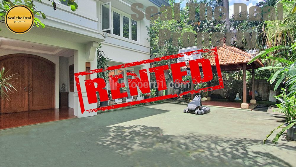 Disewakan Rumah di Kebayoran Baru Jakarta Selatan STD335
