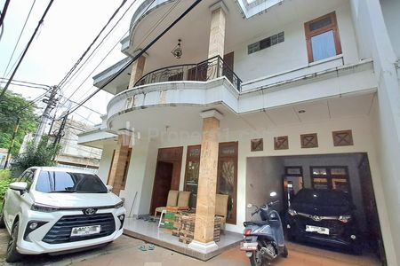 Jual Cepat Rumah Siap Huni Hook Strategis di Kebayoran Baru Jakarta Selatan