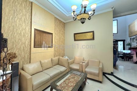 Jual Rumah 2 Lantai di Taman Alfa Indah Jakarta Barat, Lingkungan Asri