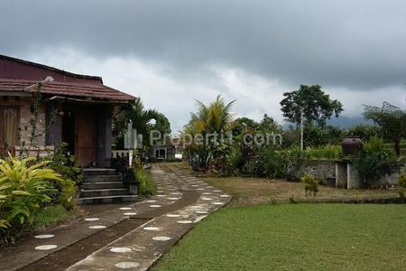 Jual Villa di Cisarua Bogor View Pegunungan Cocok untuk Invest Penginapan