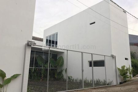 Dijual Rumah Gaya Industrial Green 2 Lantai Limited SHM di Bogor