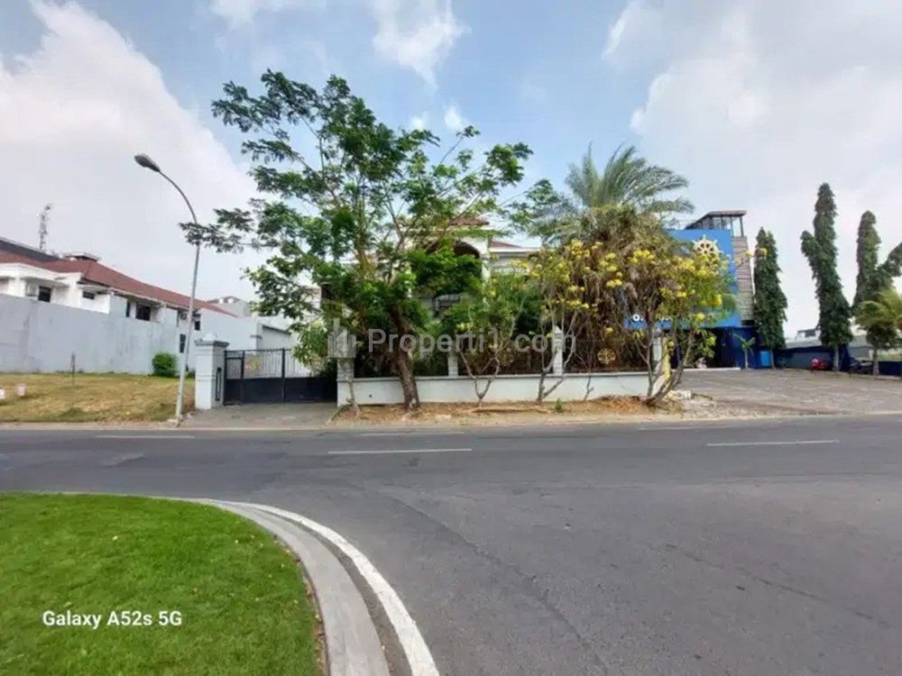 Sewa Rumah Mewah di Bukit Golf Citraland Kota Surabaya