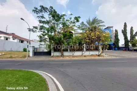 Sewa Rumah Mewah di Bukit Golf Citraland Kota Surabaya